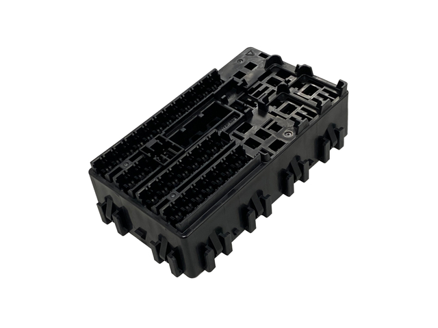 中央のラインヒューズボックスボディ