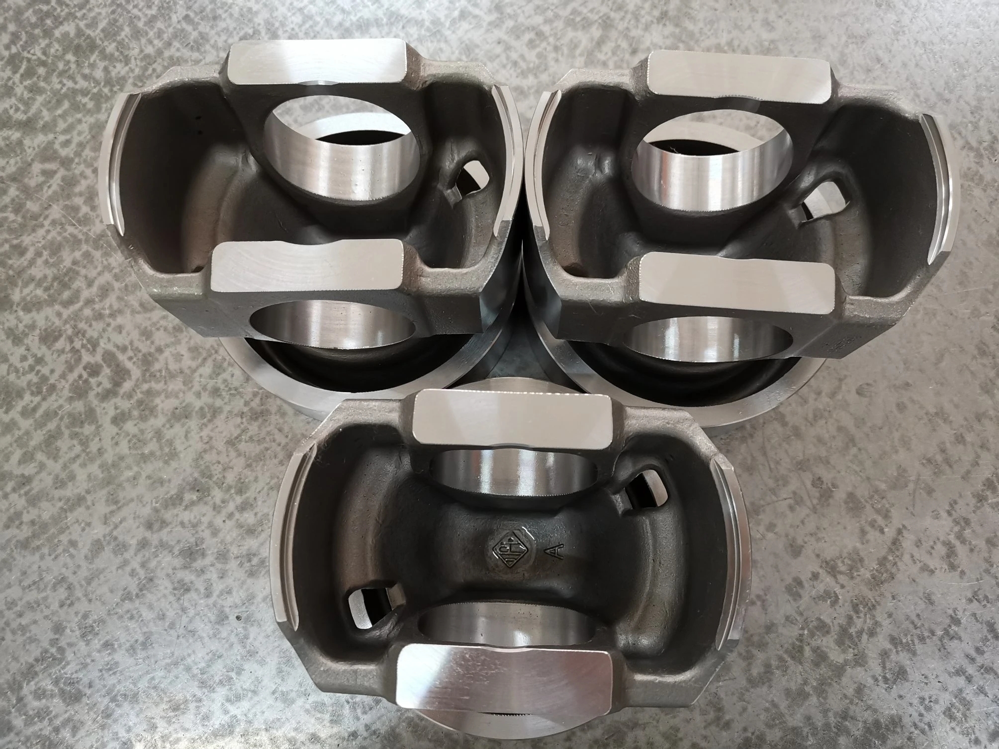 投資用スチールキャスティング - ピストン - CAT-3500-Diesel-Engine.WebP（1）